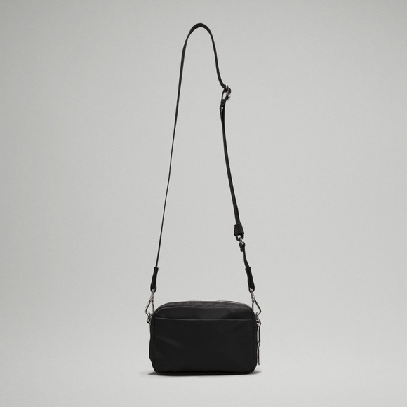 Lululemon Everywhere Crossbody - Picture 3 of 3